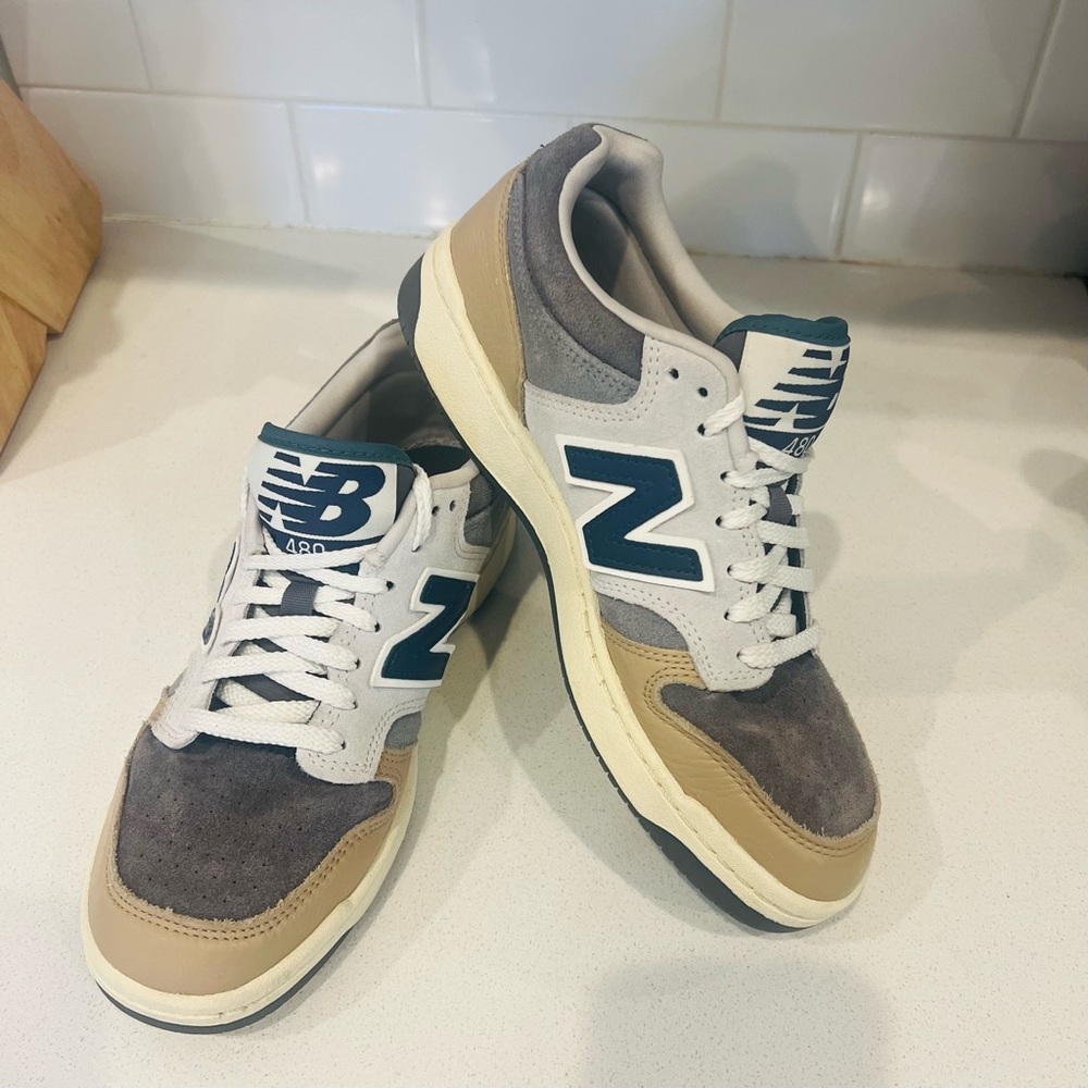 New Balance Cream & Brown Sneakers – Size 7